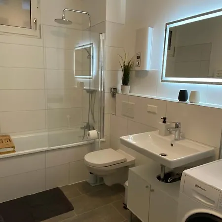 Geraumige 4-zimmer-wohnung / Oberursel Lägenhet Weisskirchen