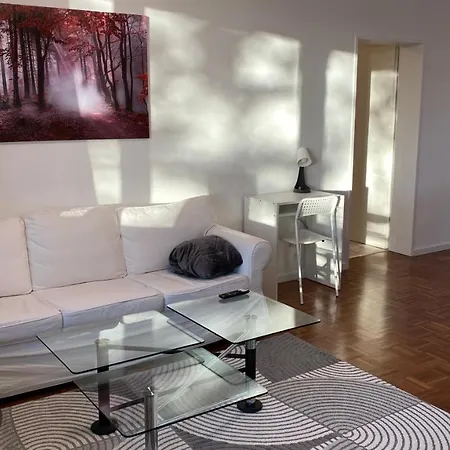 Geraumige 4-zimmer-wohnung / Oberursel Lägenhet